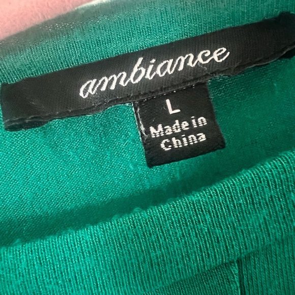 Green Twist Front  Crop Top - Picture 5 of 6